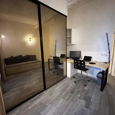 Freshly Renovated Apartment, Comfort And Charm *